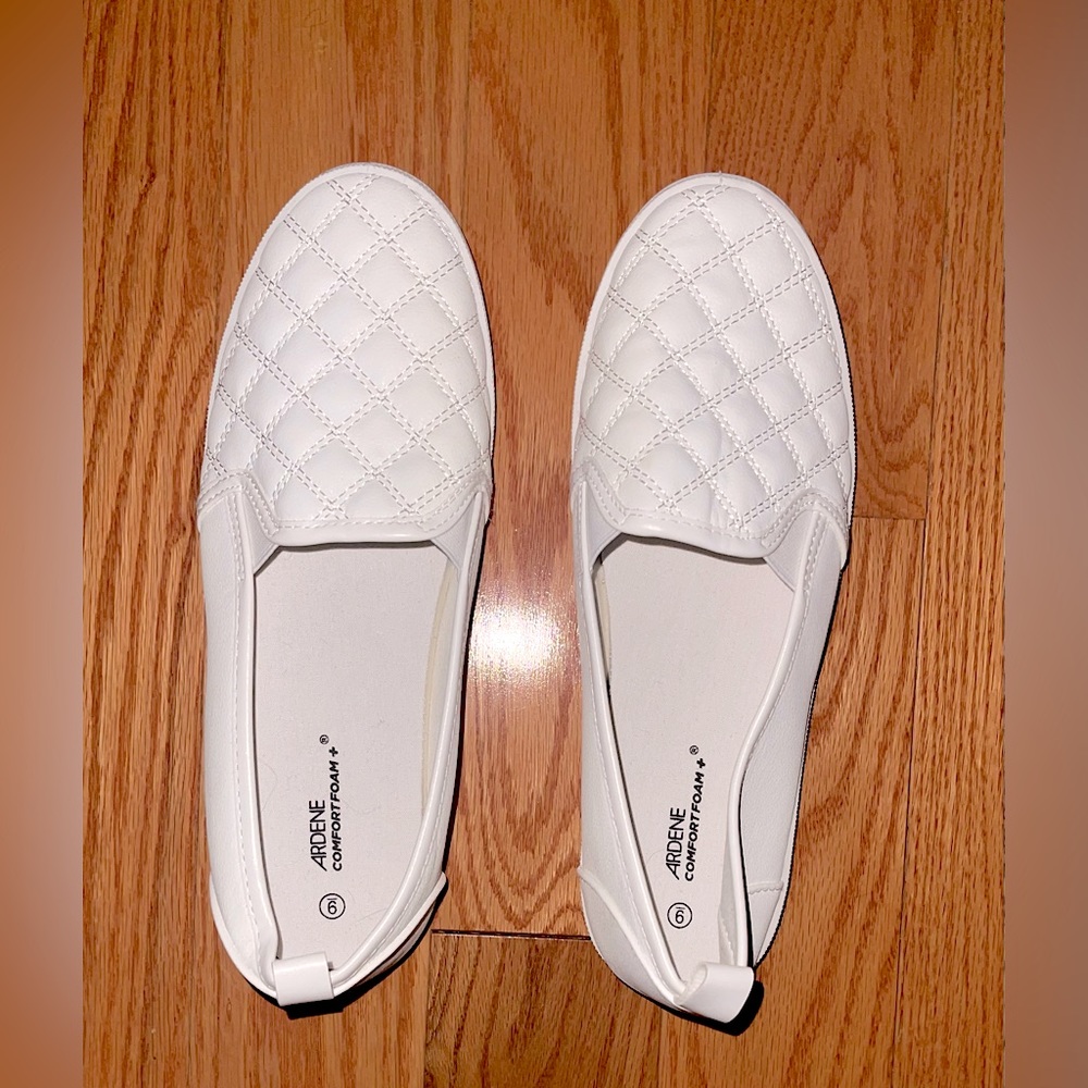 White Cushion-Print Slip On Shoes